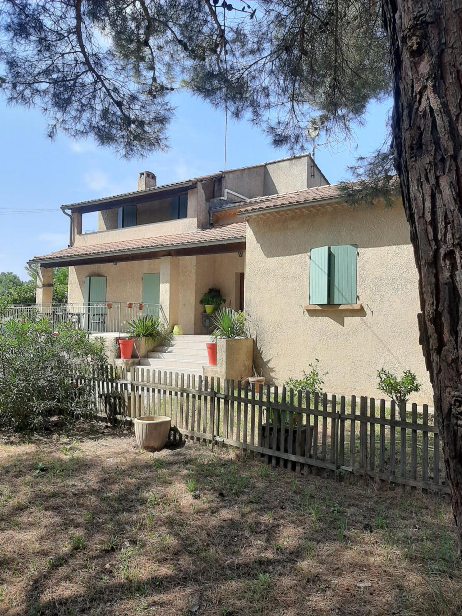 Appartement Avec Grand Jardin Et Parking, Uzès Esterno foto