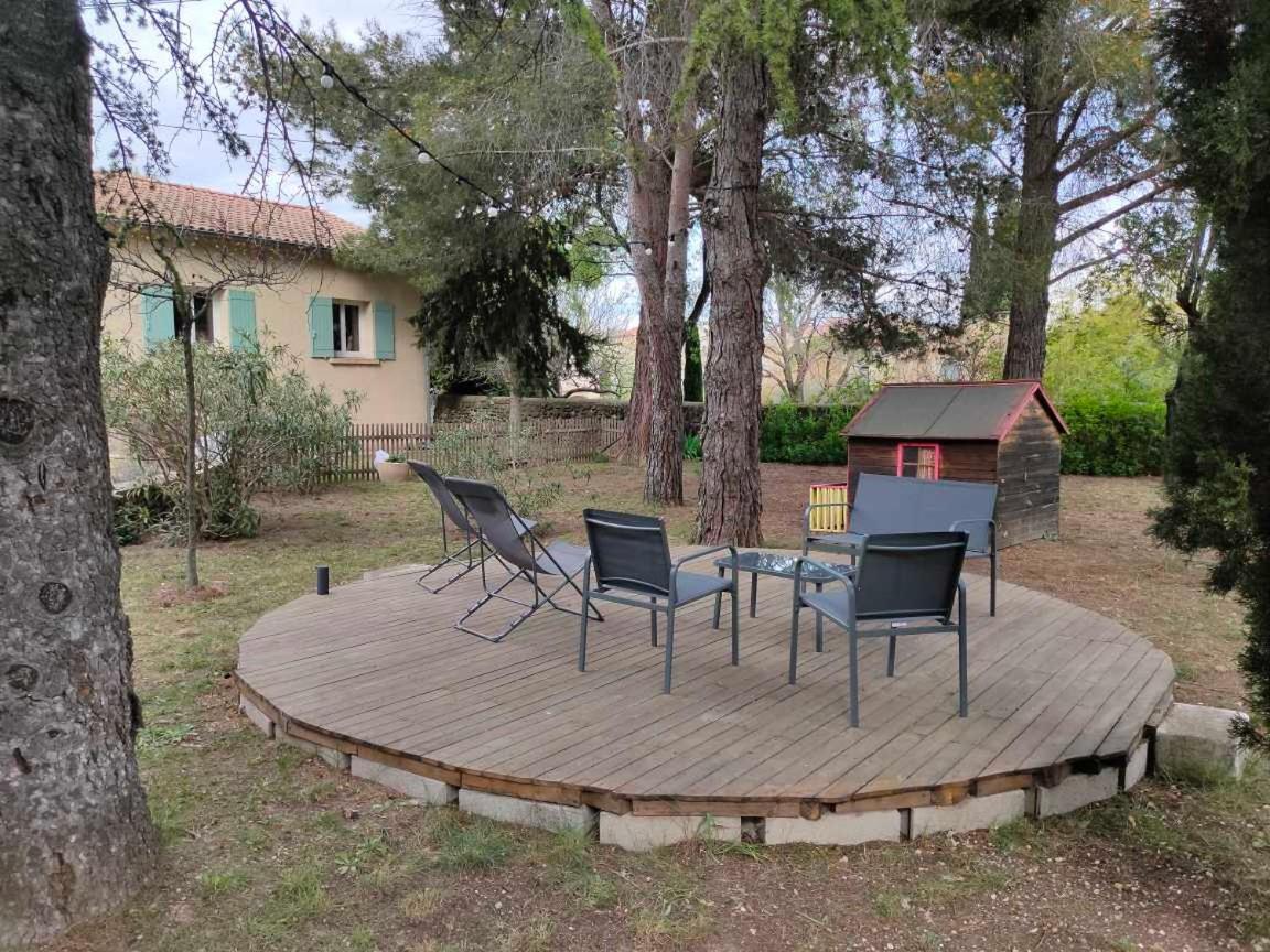 Appartement Avec Grand Jardin Et Parking, Uzès Esterno foto